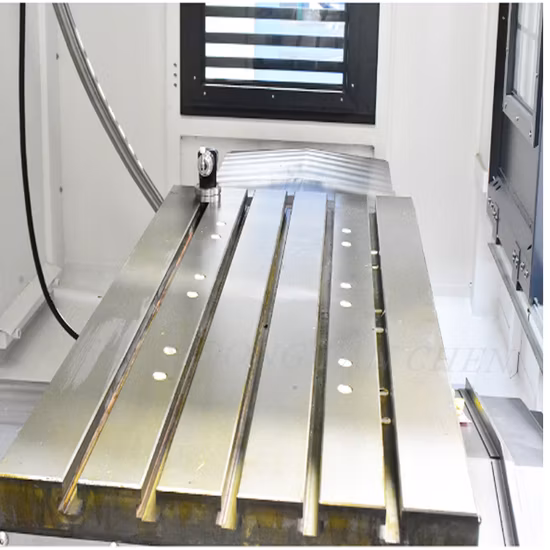 5-Achsen-CNC-Maschine für die Metallbearbeitung für Aluminium-Stahlprofile Vertikales Bearbeitungszentrum Fräsen Bohren Gewindeschneiden Vmc